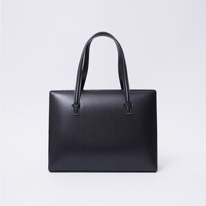 Loewe Elegant Black Leather Handbag